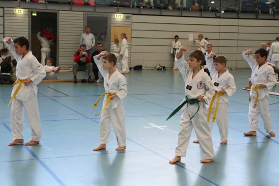 1. Platz im 5er Team (v.r.): Tarek Ben-Hassen, Wito Potrafke, Clemens Deicke, Johannes Gottfried, Marcel Ben-Hassen.
