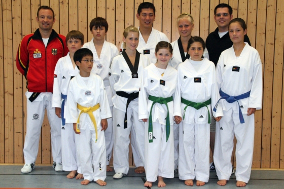 Die Bushido-Lehrgangsteilnehmer mit den Referenten Martin Paust, Svea Meyn und Kim Berthold.