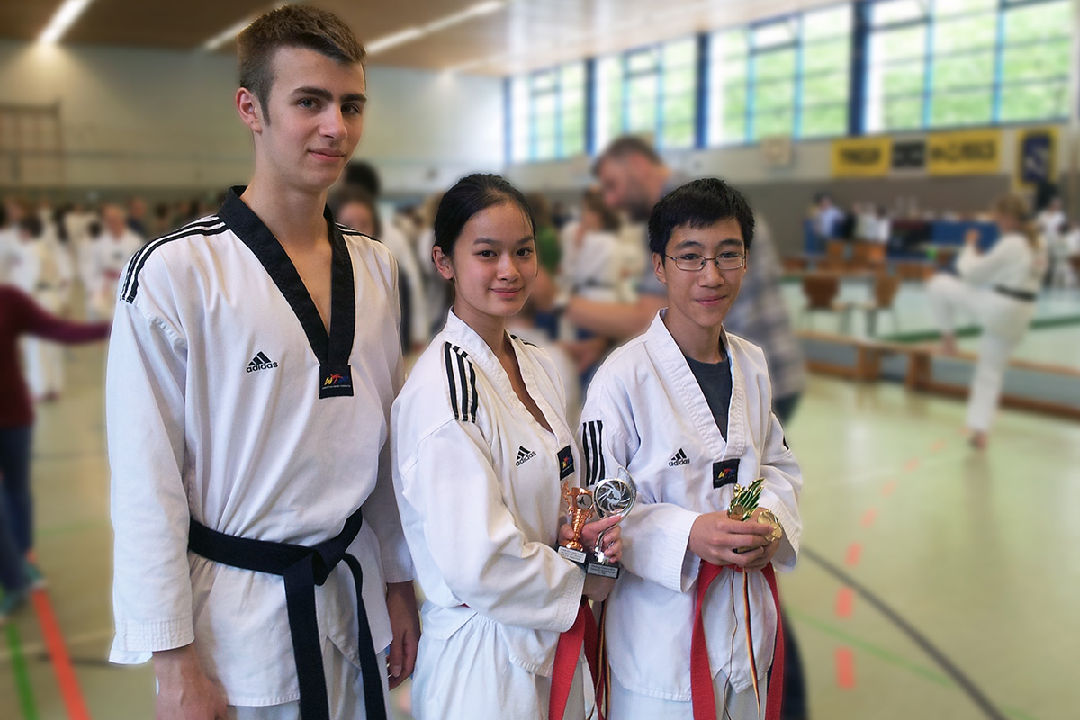 (v.l.) Kieran Lienau, Leonie Günther und David Günther nahmen von Bushido Bordesholm an den Hamburg Classics teil.